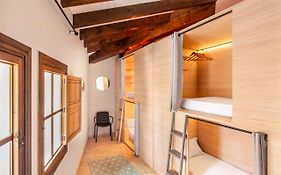 El Josemari Youth Hostel - Albergue Juvenil